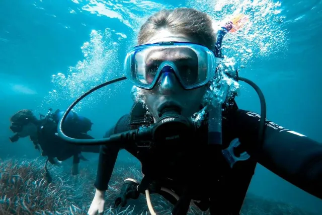 تجربة غوص للمبتدئين — Discover Scuba